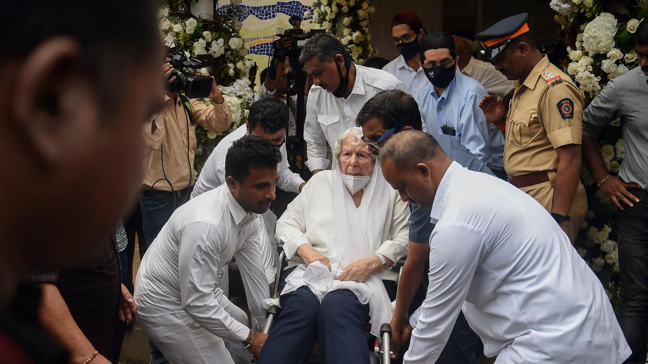 Simone Tata attends the funeral of Cyrus Mistry. Pic/PTI