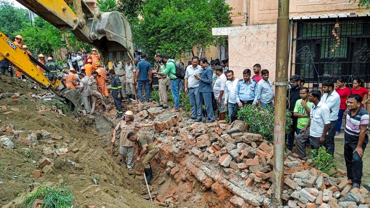 UP: 4 dead, 9 rescued as Noida housing society's wall collapses; CM Yogi condoles deaths