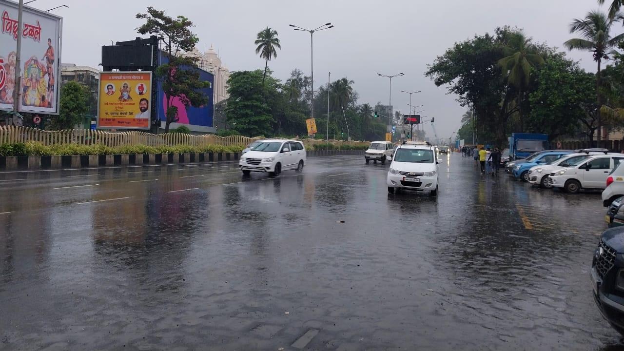Mumbai : City witnesses moderate rains, yellow alert issued till Sept 15