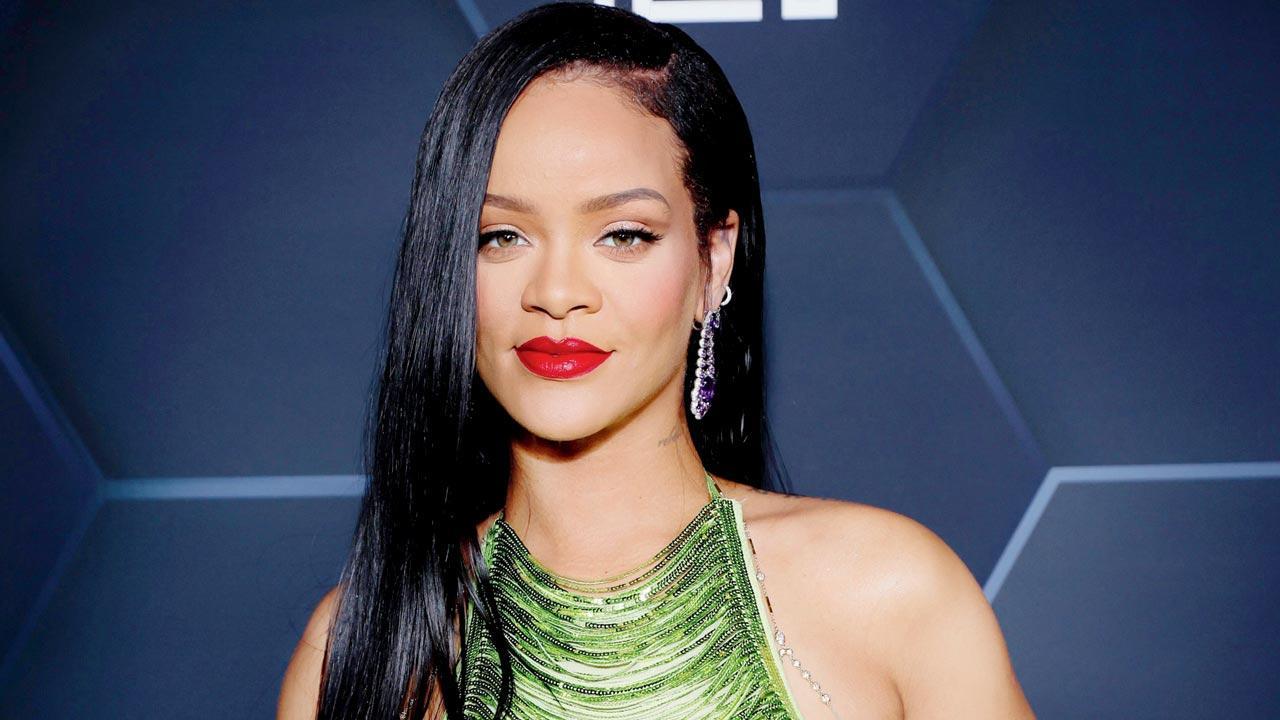 Rihanna to perform at NFL’s Super Bowl halftime show next year