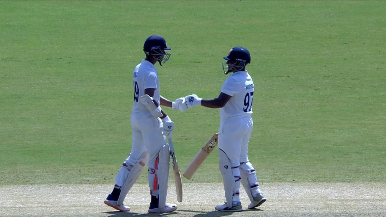 Duleep Trophy: Ajinkya Rahane sets example, asks Jaiswal to leave field for indiscipline