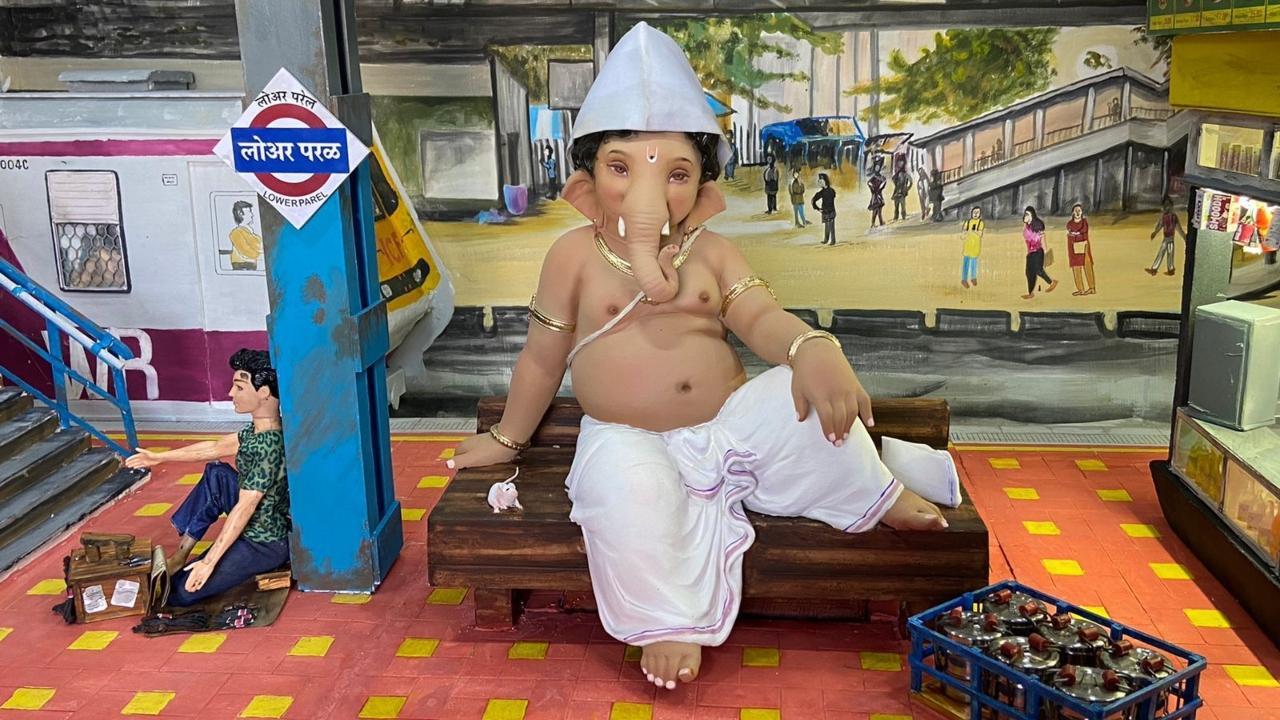 Mumbai dabbawalas inspire Ganesha idol maker, see pics