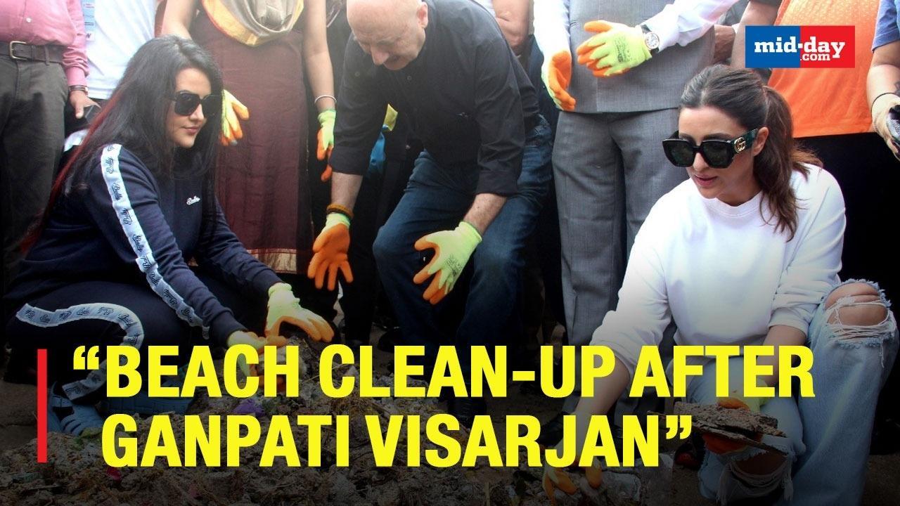 Ganpati Visarjan | Parineeti & Amruta Fadnavis Attends Beach Clean-Up Drive