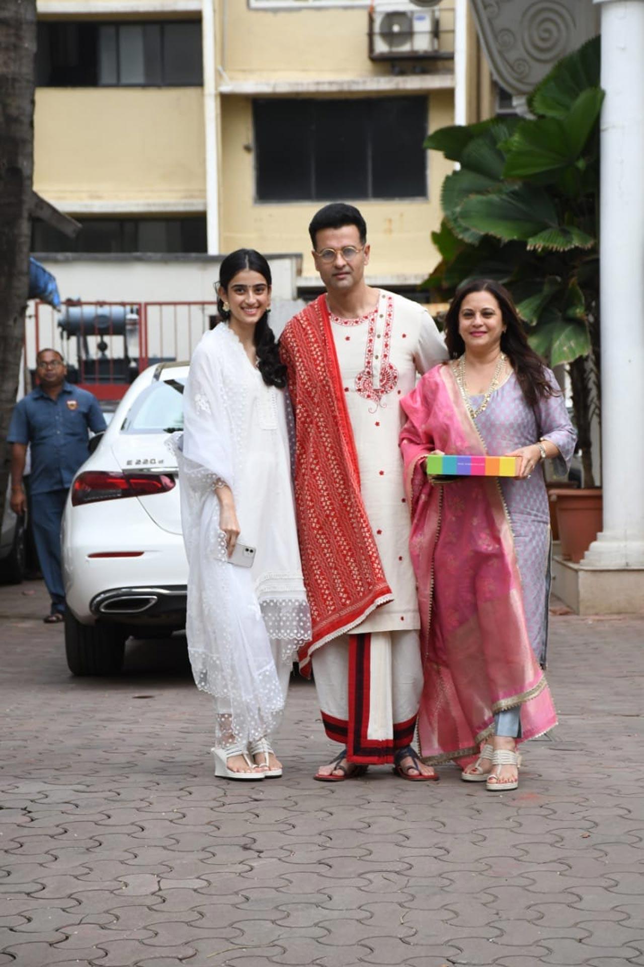 Rohit Roy also attended the festival along with his wife Manasi Joshi Roy and daughter Kiara Bose Roy