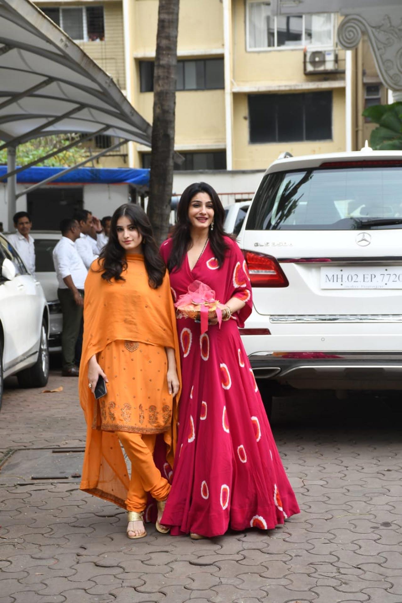 Raveena Tandon and her daughter Rasha Thadani showed off their million-dollar smile as they attended Shilpa Shetty's Ganeshotsav