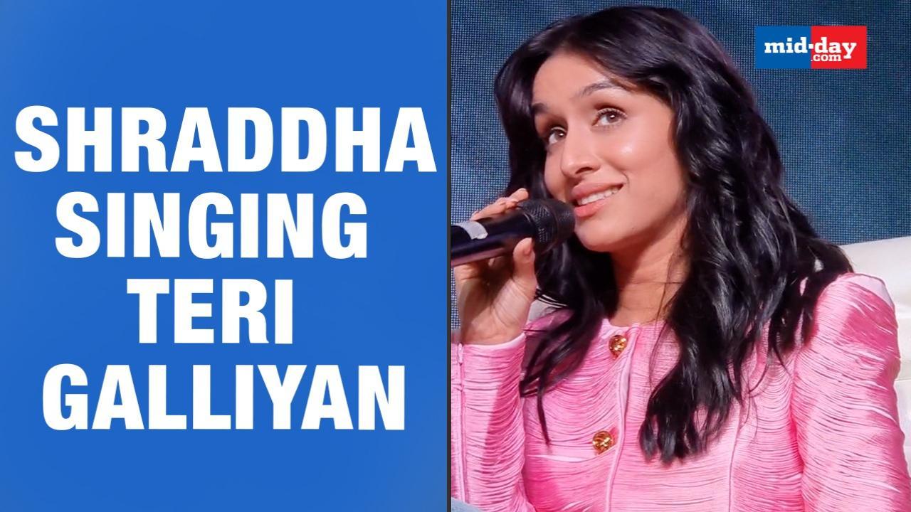 Watch Shraddha Kapoor Sing Teri Galliyan At An Event