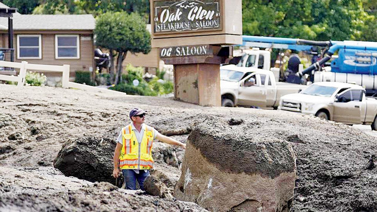 Southern California mudslides damage homes, carry away cars