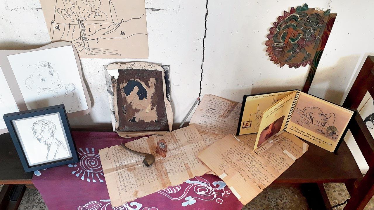 Zaveri’s smoking pipe, the last handwritten letter, his trademark muffler, diary jottings, drawings, and poems are seen in the documentary 