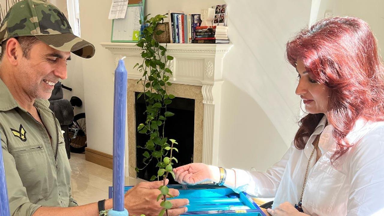 Twinkle Khanna wishes 'Scrabble Master' Akshay Kumar on his birthday