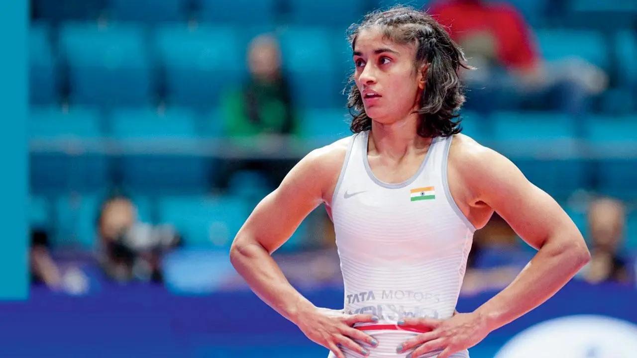 Wrestling World C'ships: Vinesh Phogat makes it to the repechage round
