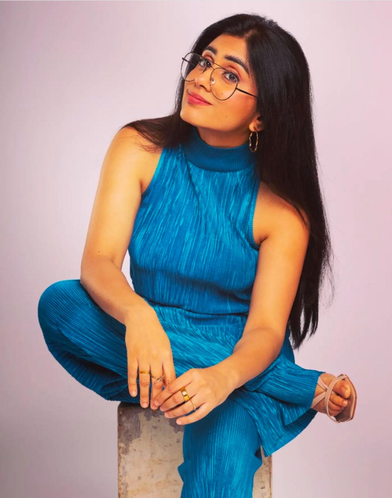 Prashasti SinghIf anyone said women are not funny, then  Prashasti Singh can immediately prove them wrong. Prashasti does not just do comedy but also has all her scripts in Hindi, making them relatable to her audience. She has also appeared in Hindi shows like Hum Do Teen Chaar