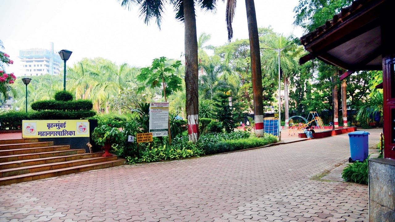 Residents and activists have been opposing the move for a parking lot under Patwardhan Park. File pic/Pradeep Dhivar