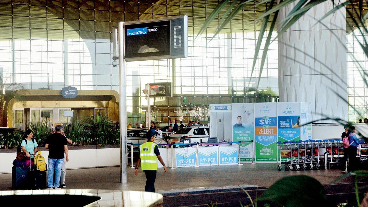 Mumbai: Couple held for entering airport with fake tickets