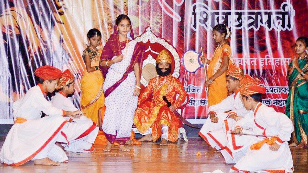  Experience the traditional culture and legacy of Maharashtra at a festival in Khalapur