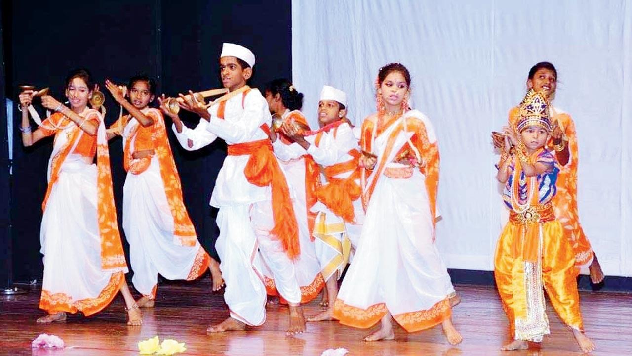 Warkari performances are the highlight of the Sohala