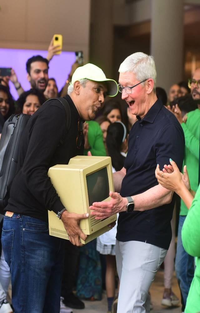 India`s first Apple store in Mumbai