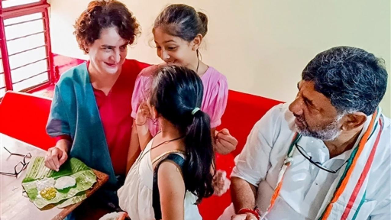 Priyanka Gandhi tries her hands at making 'dosas' in Mysuru restaurant