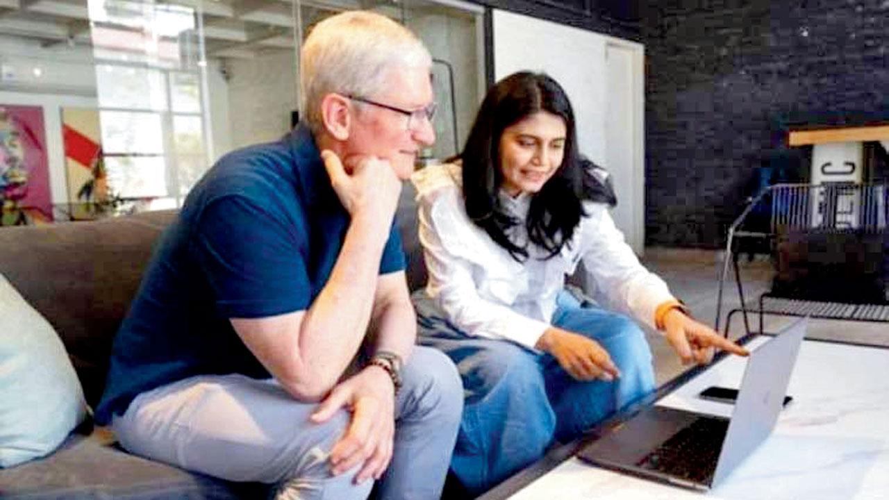 Tim Cook (left) interacts with filmmaker Arati Kadav (right). Pic courtesy/Instagram