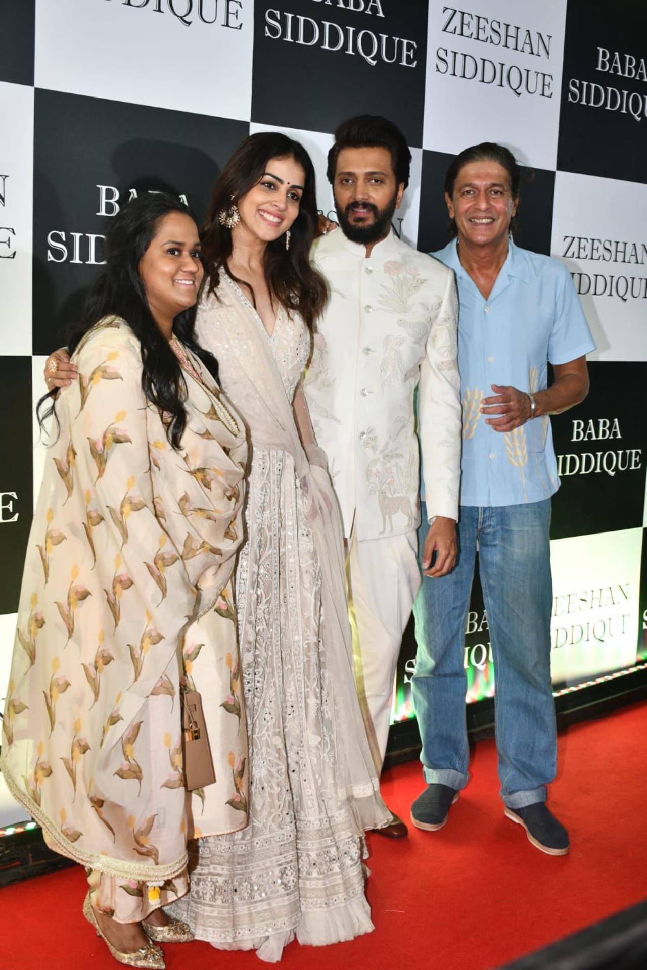 Apart from Salman-Salim, Arpita Khan and her husband Aayush Sharma came for the occasion. Arpita joined Riteish and Genelia Deshmukh and Chunky Panday for the photo-op