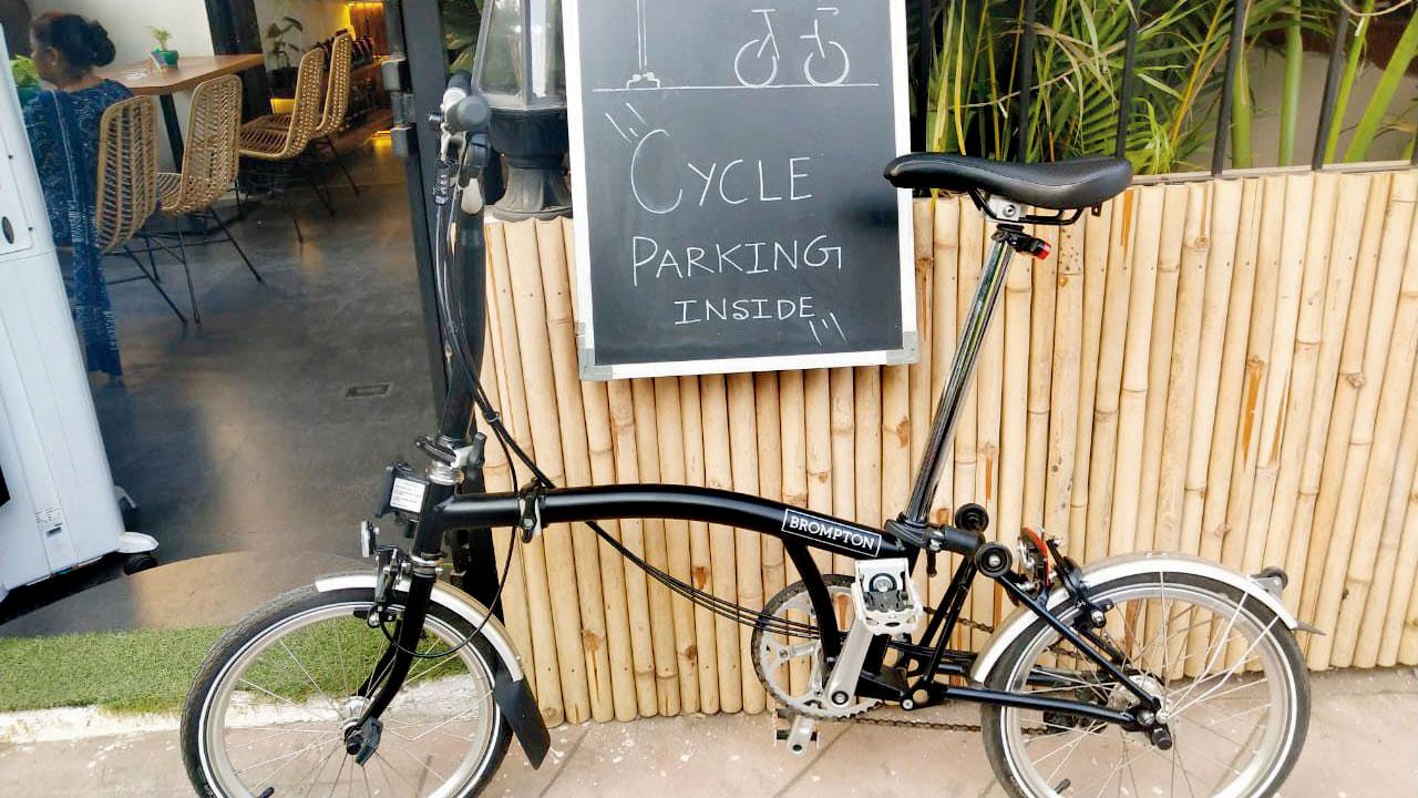 A foldable bicycle takes up less space while travelling. Pic courtesy/Vijay Malhotra