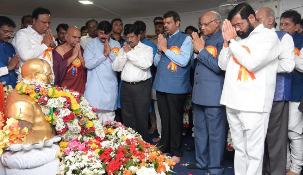 Eknath Shinde, Devendra Fadnavis, Governor Ramesh Bais pay tributes to Dr BR Ambedkar at Chaitya Bhoomi. Pic/Eknath Shinde's team
