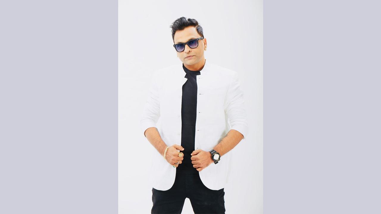 Dj Raj Mumbai - Dj From Gujarati Family Created Benchmark In Djing Industry