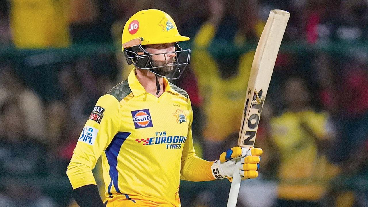 Conway, Dube take Chennai to 226-6 against RCB