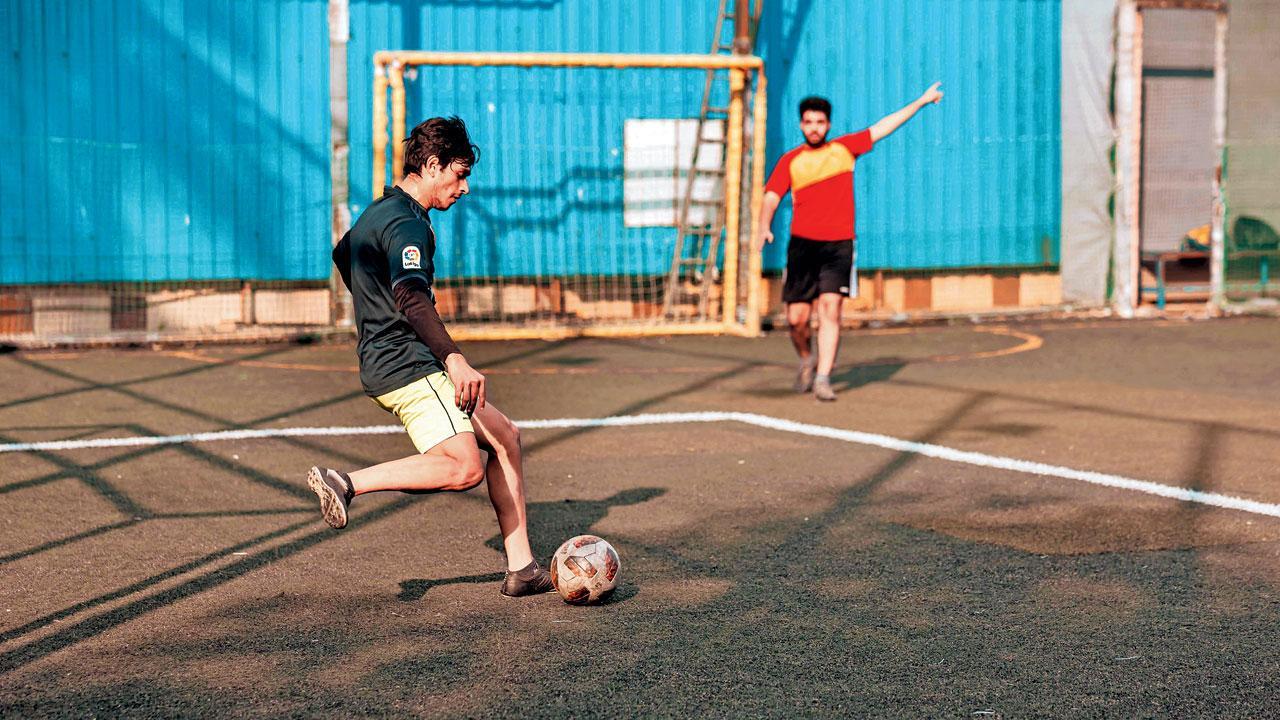 Find it difficult to play football with friends? Kasa Kai Mumbai is here to help