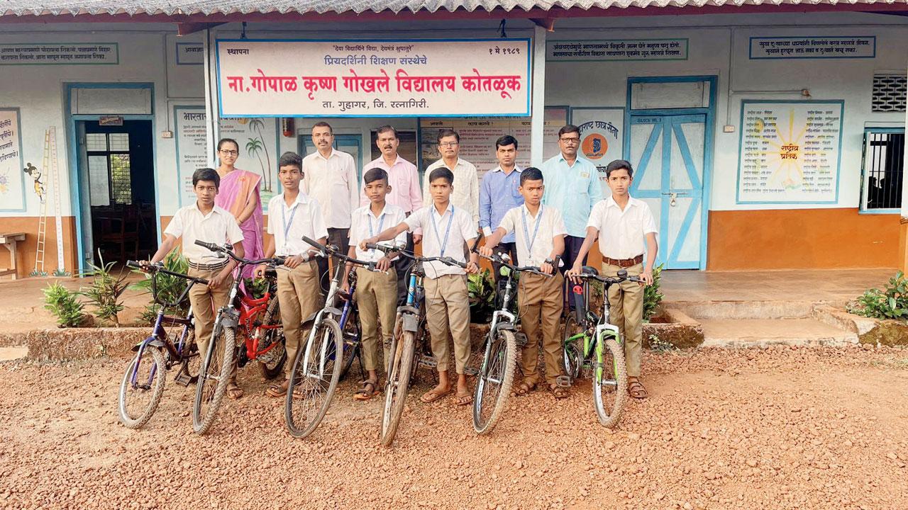 Students of the Gopal Krishna Gokhale Vidyalaya at Kotluk with the cycles donated by Amhi Girgaonkar