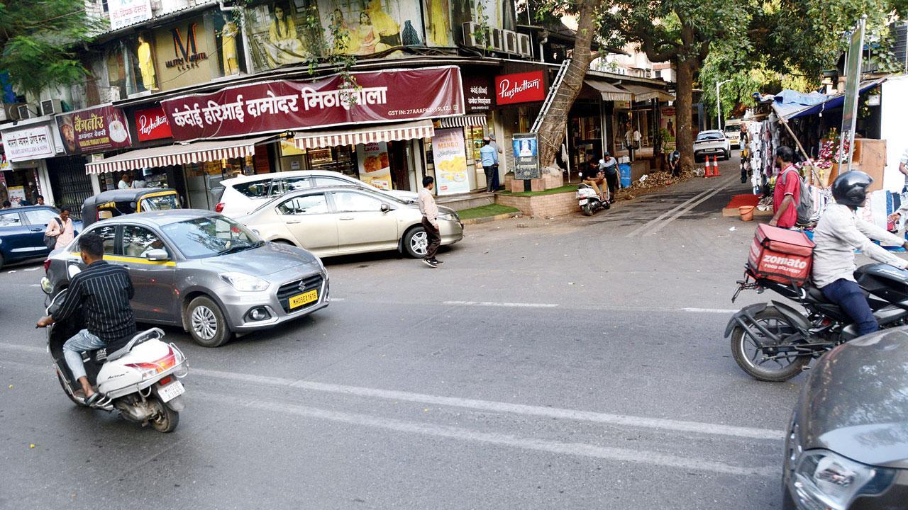 Mumbai: Woman abuses, then tries to run scooter over traffic cop’s leg after being stopped for violation