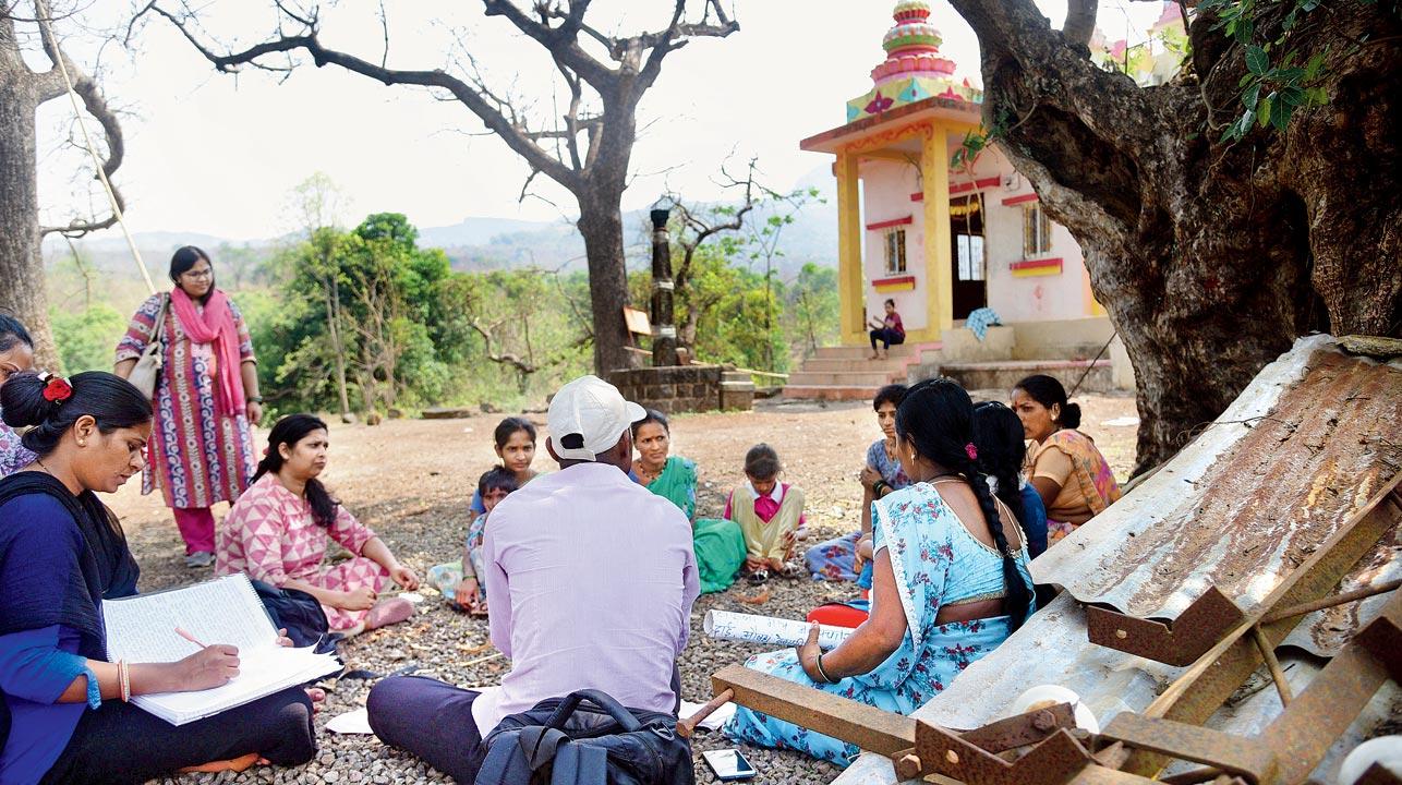 Community resource persons, all members from within Velhe taluka, seen conducting a gender and mental health session near a temple in Merawane. The women were advised to create a more equal space at home, ensuring chores are distributed between their sons and daughters