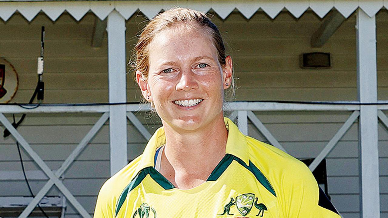 Australian women cricketers get hefty pay rise