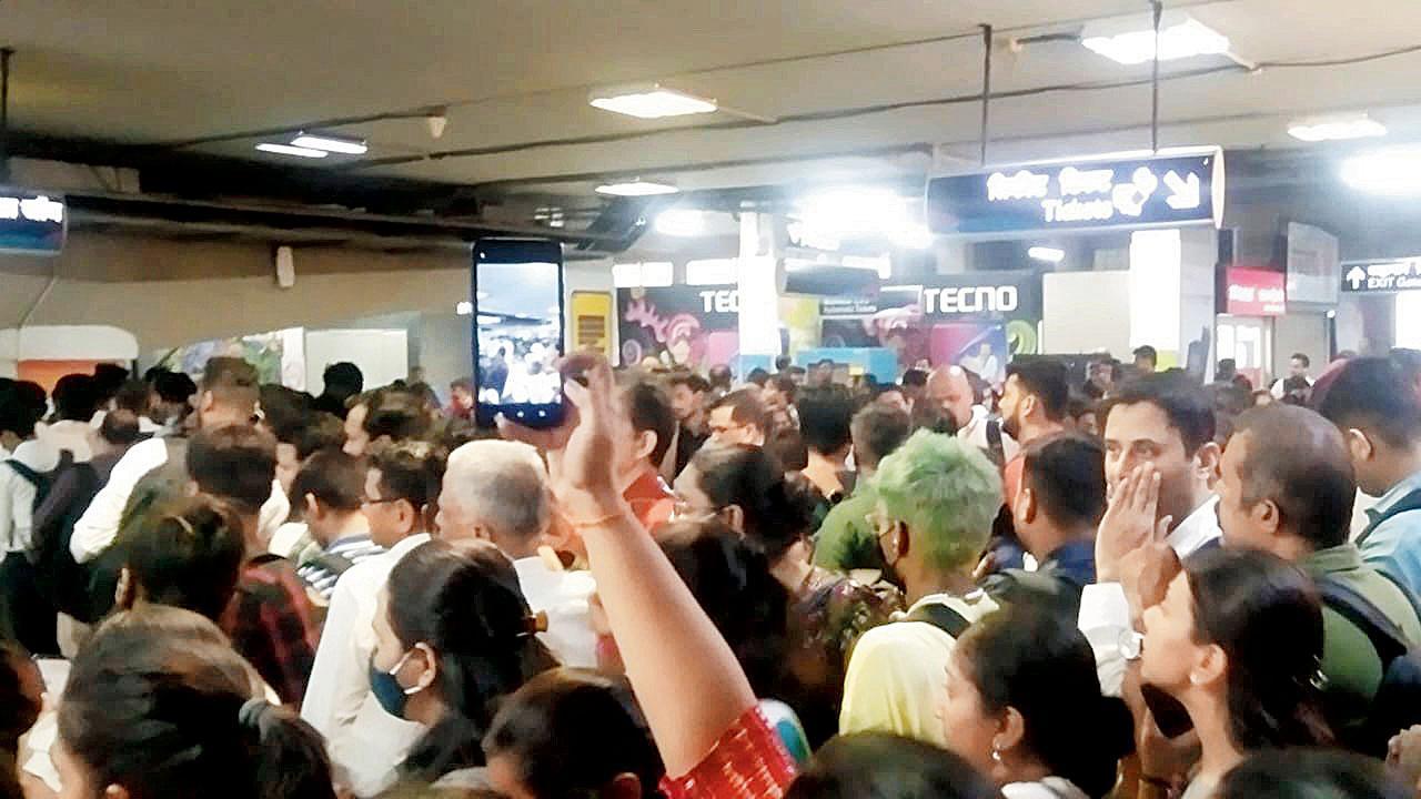 Mumbai: Train cancellation causes chaos on Metro Blue Line