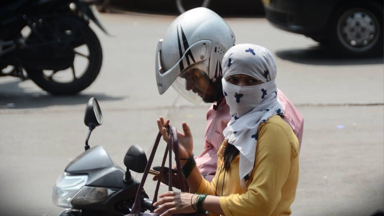 In Photos: Mumbai witnesses hot weather, temperature rises to 33 degrees Celsius
