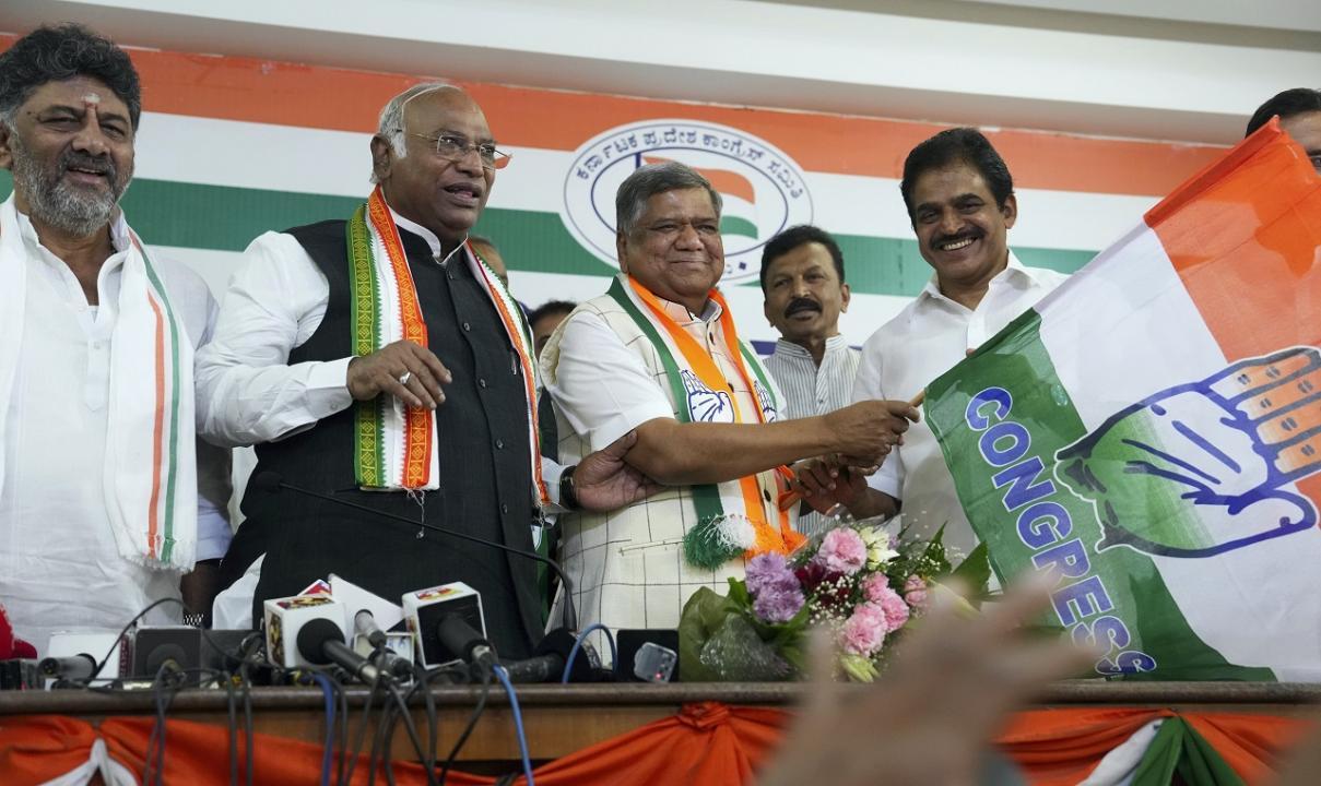 'BJP falling like house of cards in Karnataka': Cong's swipe over ex-CM Shettar joining its ranks