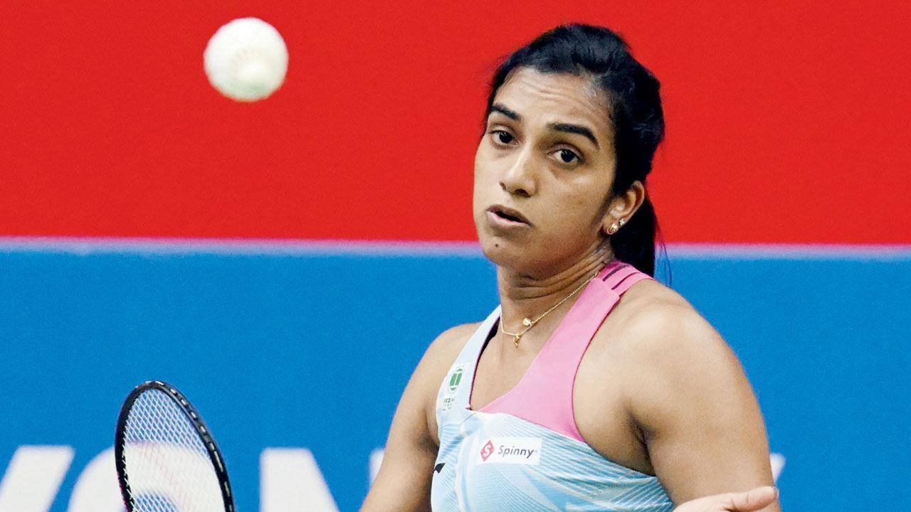 Shuttler PV Sindhu storms into semis; Srikanth bows out
