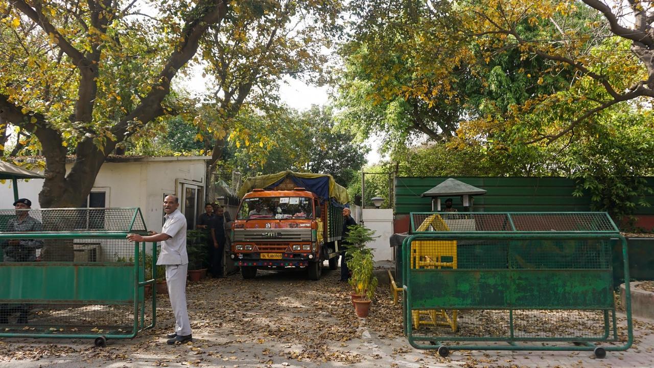 Rahul Gandhi starts shifting belongings ahead of vacating official bungalow