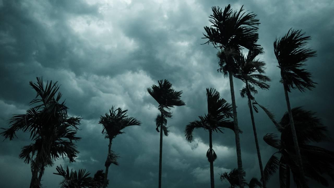 IMD predicts thunderstorm with light to moderate rains in Mumbai IMD predicts thunderstorm with light to moderate rains in Mumbai