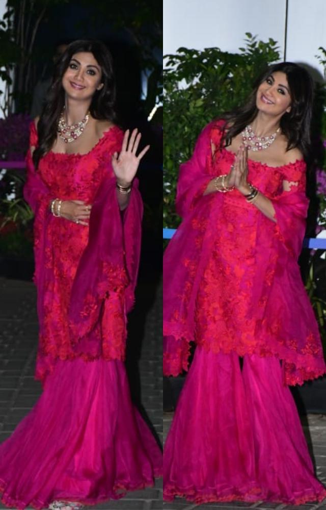 Shilpa Shetty goes pink for her flight
