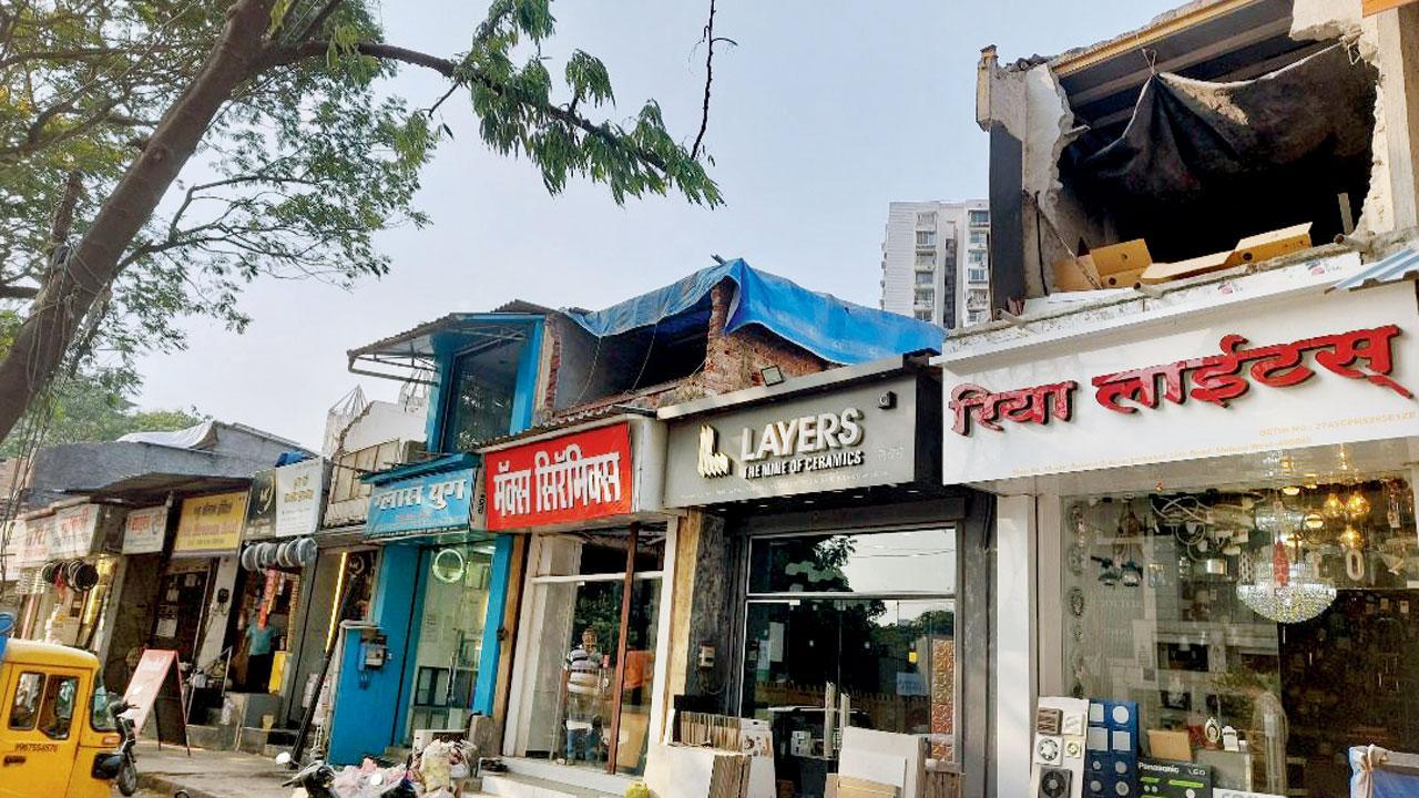 Mumbai: 11 GMLR shopowners demolish their own illegal structures