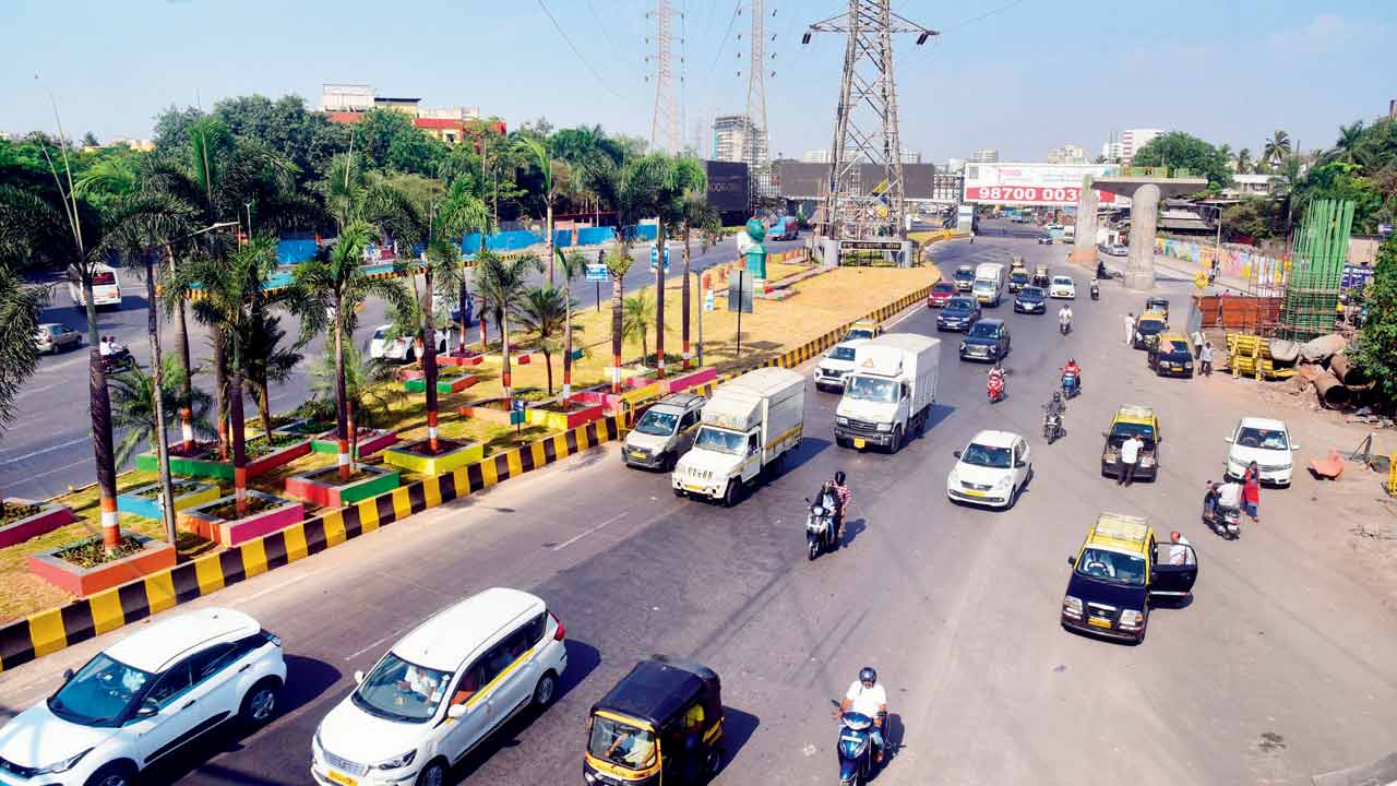Another is the Priyadarshini junction at Sion-Chembur. Pics/Shadab Khan