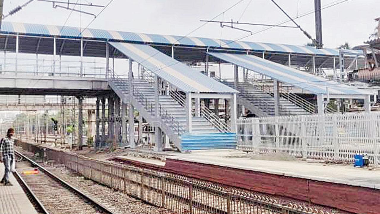 Fencing installed between platforms