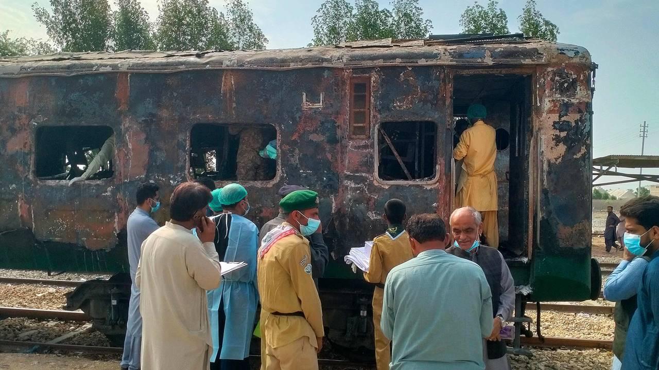 Seven killed in fire on passenger train in Pakistan