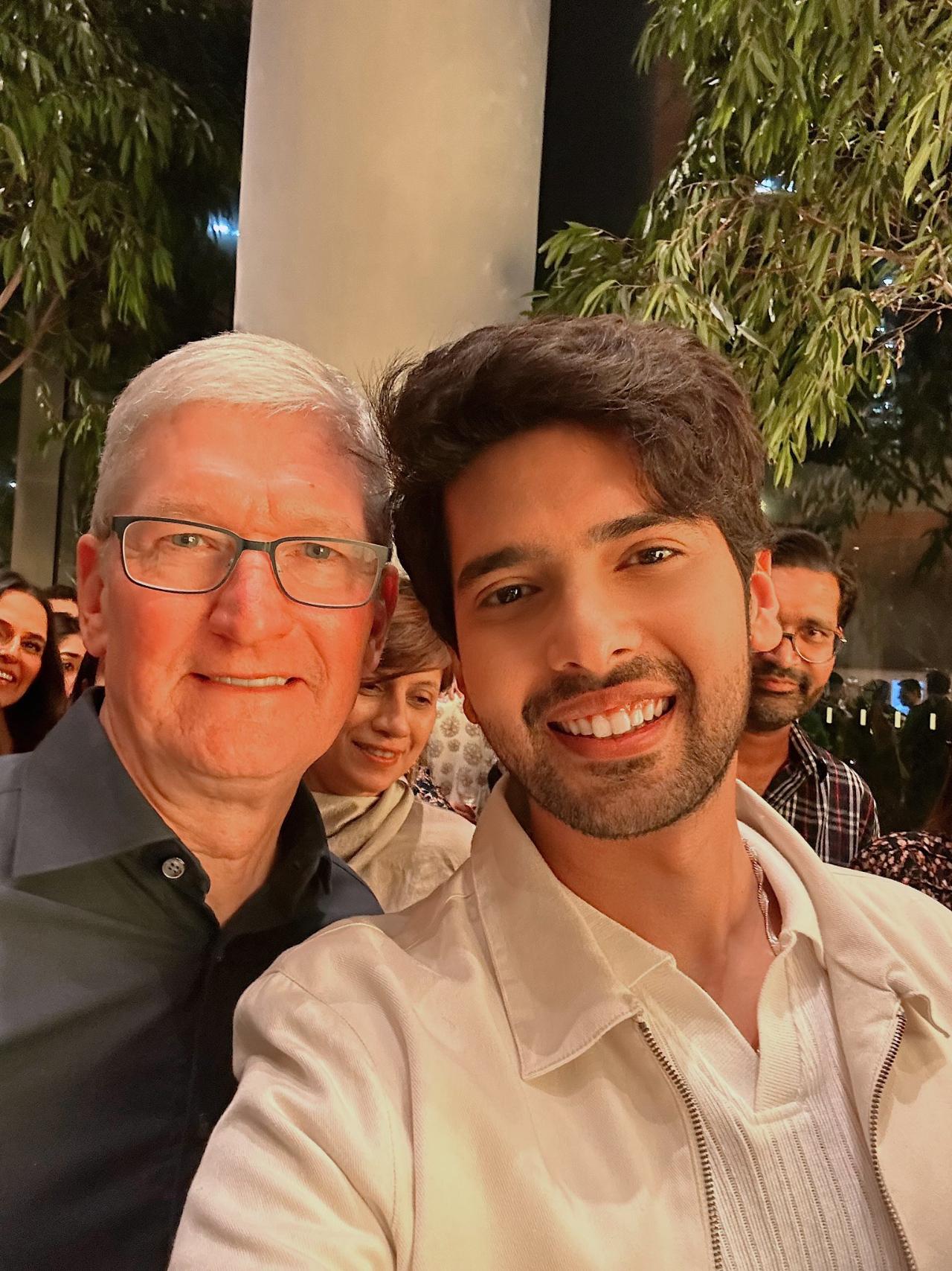 Singer Armaan Malik shared a selfie with Tim on his Instagram and captioned it, 