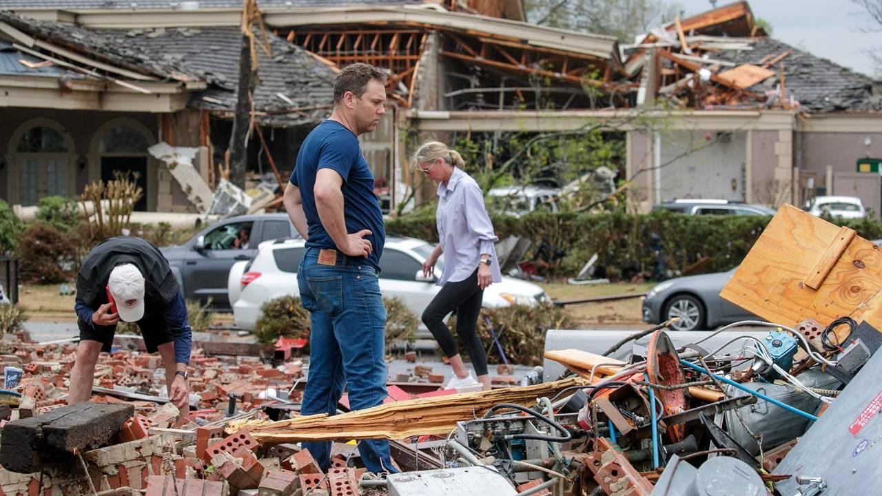 In Photos: Deadly tornadoes rake US Midwest, 26 killed
