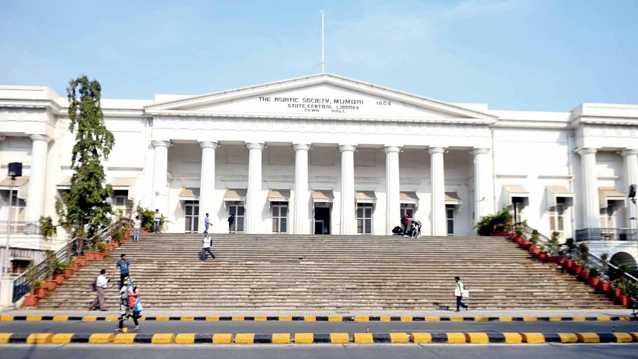 Mumbai: Stamp paper vendors protest over recent circulars