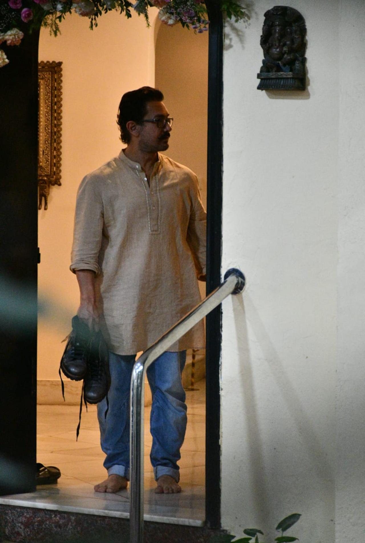 Aamir Khan arrived at the Chopra residence to pay his last respects to Pamela Chopra