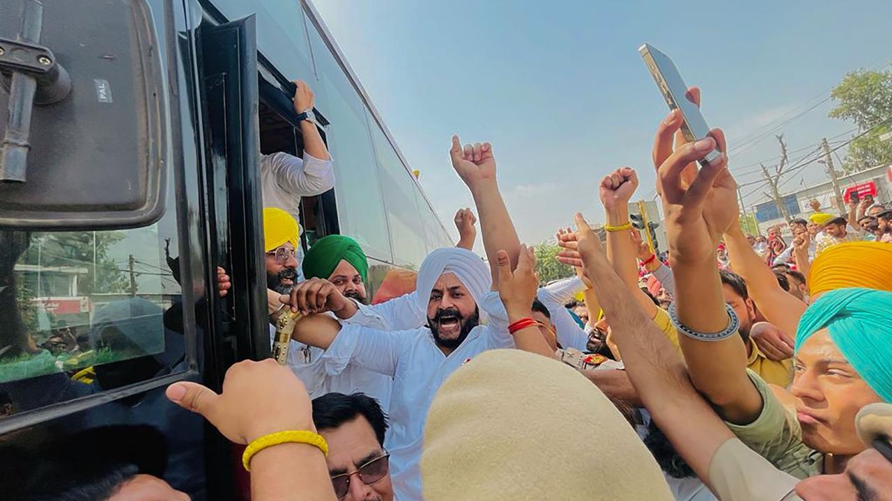 Protest against CBI summons to Kejriwal: AAP says senior leaders detained by Delhi Police