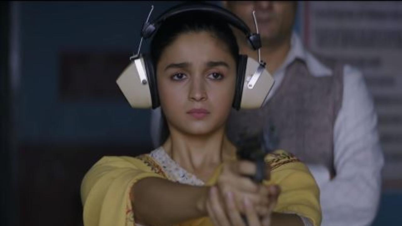 'Ae Watan' from the film 'Raazi'
The song dedicated to the nation was sung by Arijit Singh and composed by Shakar-Ehsaan-Loy.
 