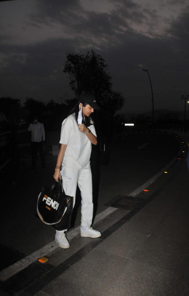 Anushka Sharma's Fendi handbag in these latest airport picture